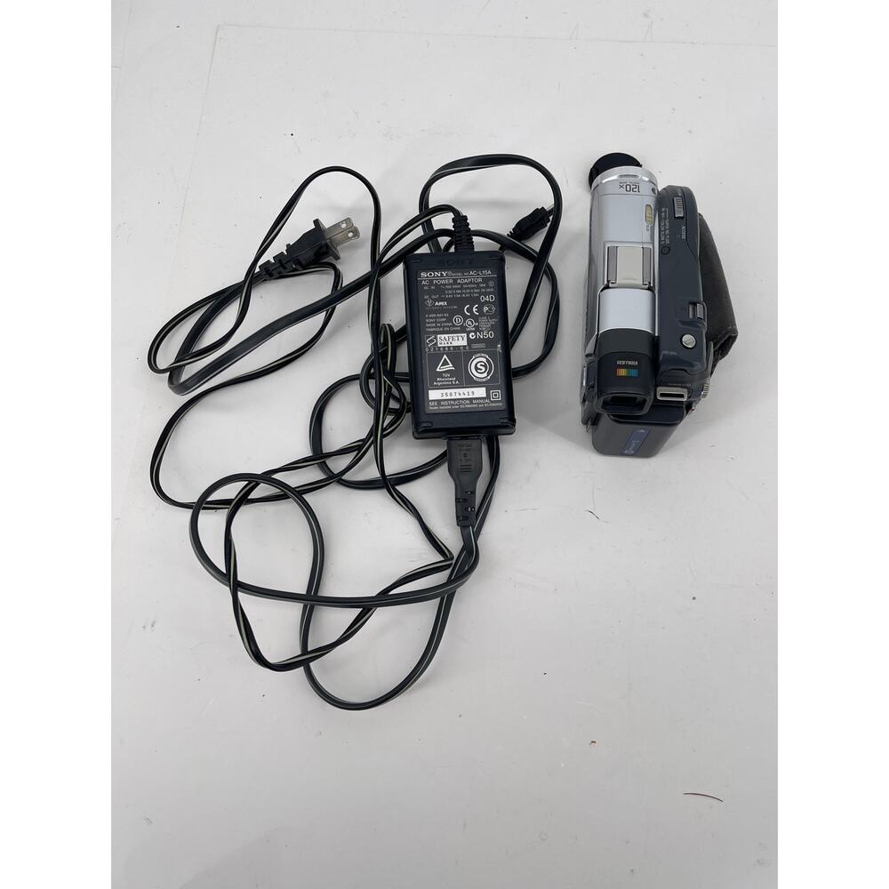 Sony Handycam DCR-DVD201E Camcorder NightShot DVD RW Video Camera - Picture 3 of 10